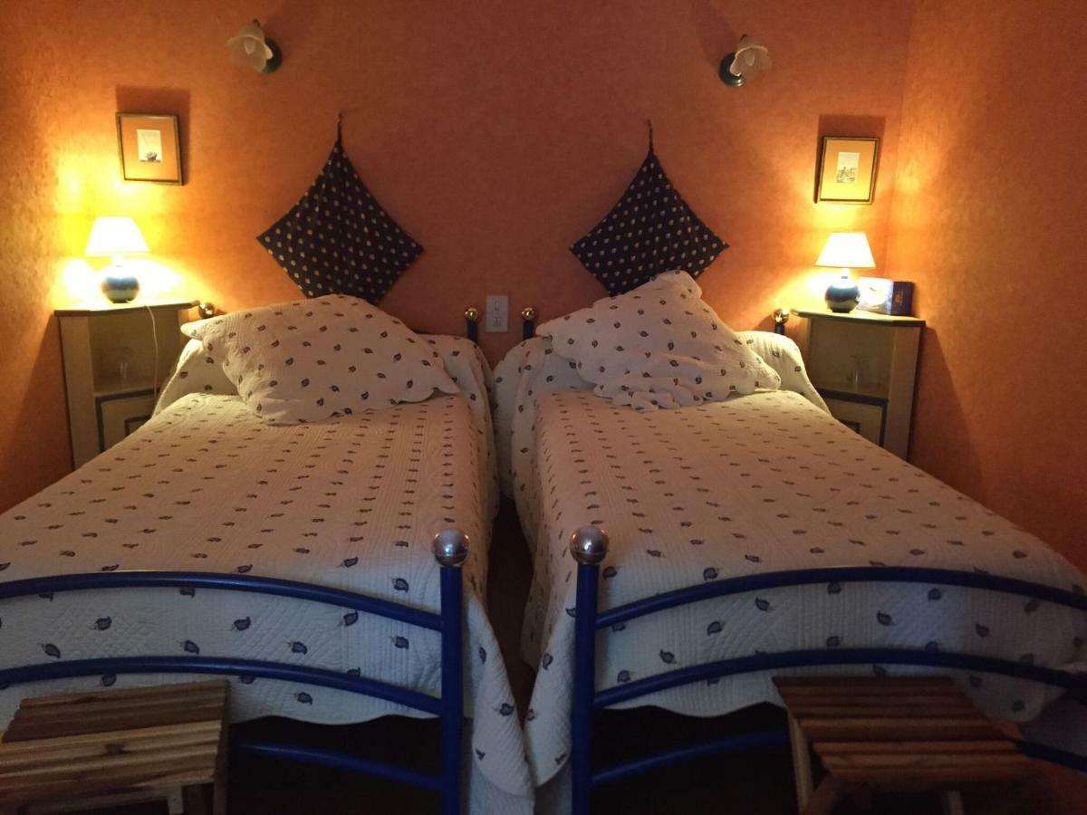 Domaine De Brousson Bed and Breakfast La Tour-sur-Orb Exteriör bild