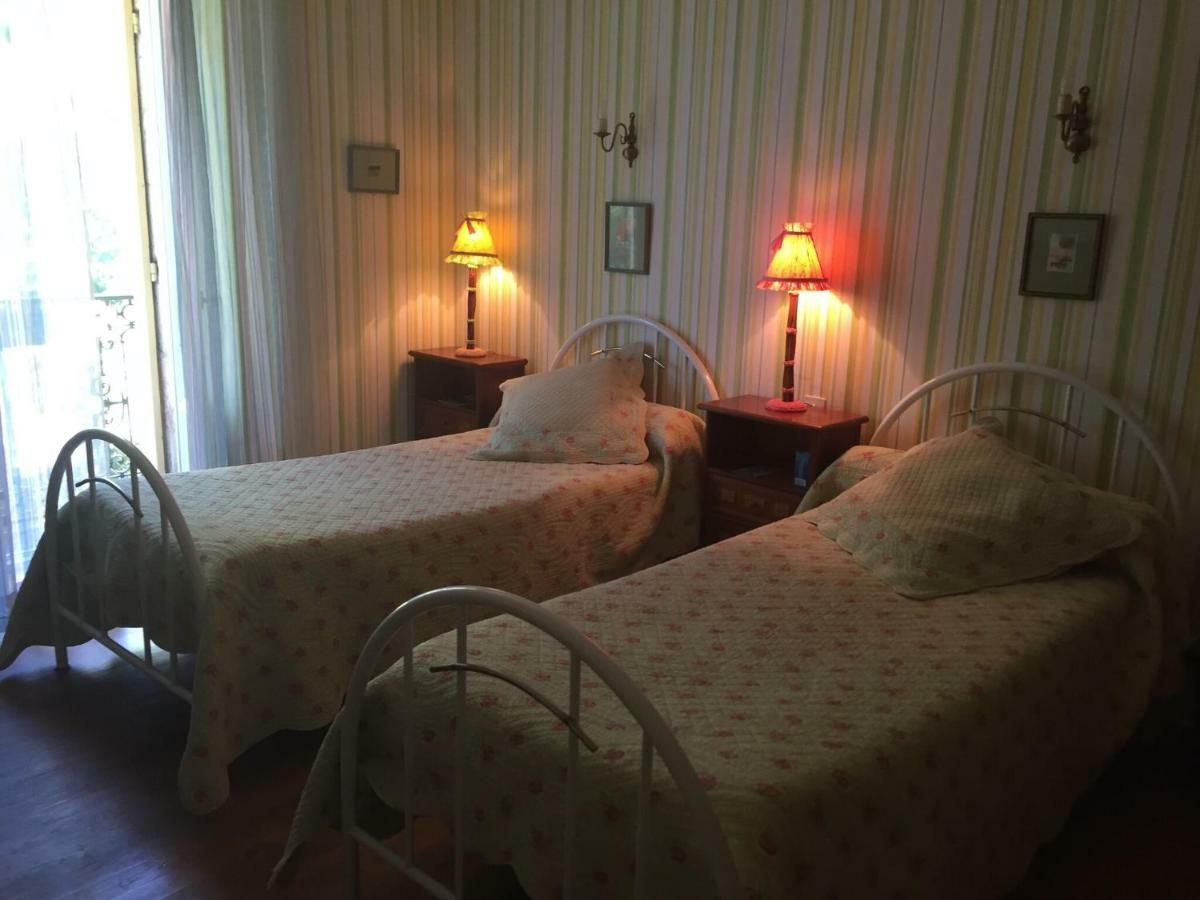 Domaine De Brousson Bed and Breakfast La Tour-sur-Orb Exteriör bild