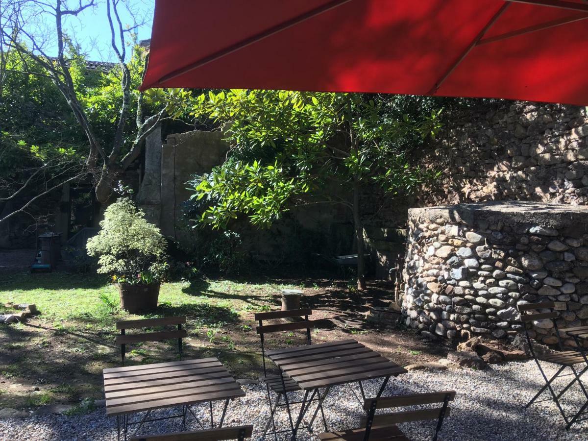 Domaine De Brousson Bed and Breakfast La Tour-sur-Orb Exteriör bild