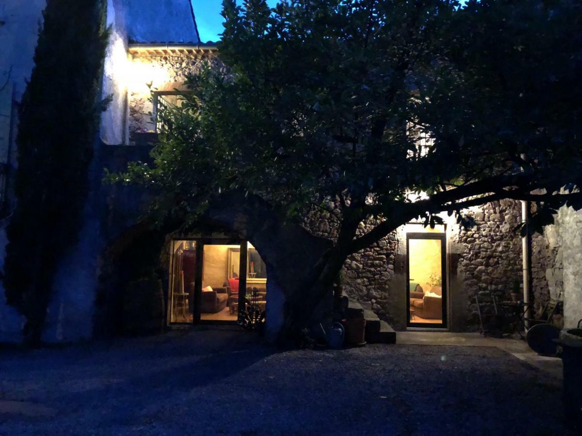 Domaine De Brousson Bed and Breakfast La Tour-sur-Orb Exteriör bild