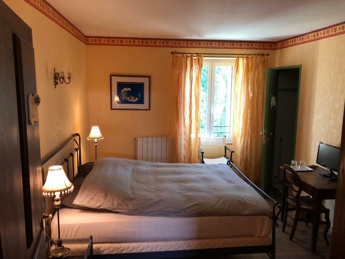 Domaine De Brousson Bed and Breakfast La Tour-sur-Orb Exteriör bild